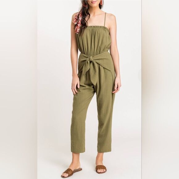 Lush Tie Front Textured Romper in Olive Green Size S - Picture 1 of 7